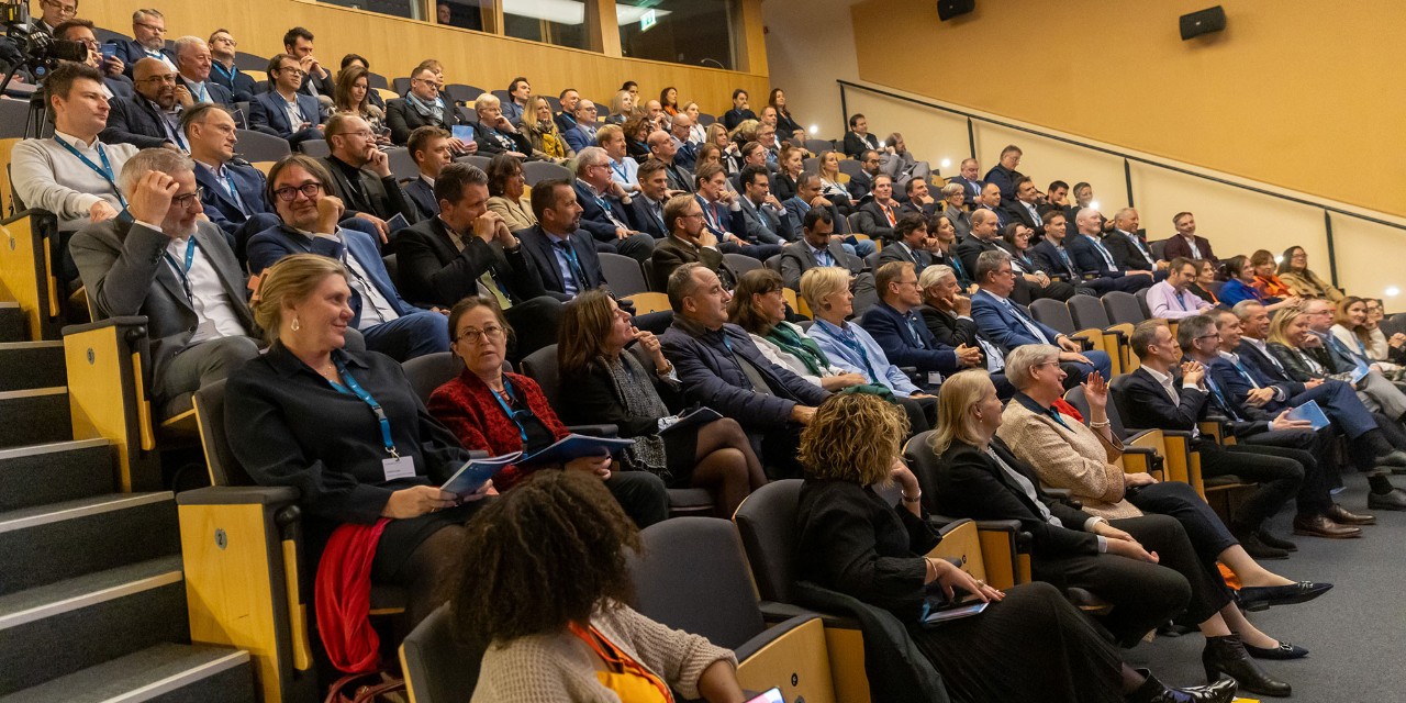 Près de 200 hauts fonctionnaires luxembourgeois et belges ont assisté à la conférence sur l'intelligence artificielle.